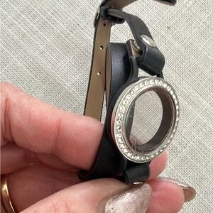 Origami owl wrap bracelet with screw on locket charm holder black PU leather